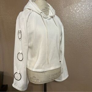Sweater with ring design   HG